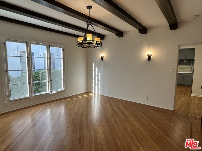 Building Photo - 150 S Orange Dr