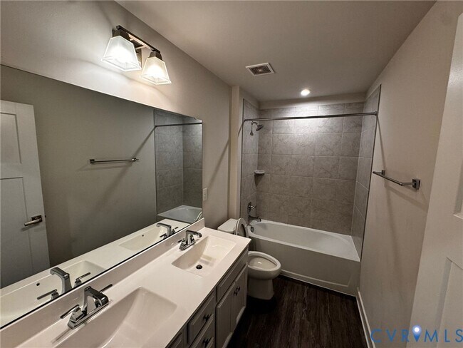 Building Photo - 16043 Cambria Cove Blvd