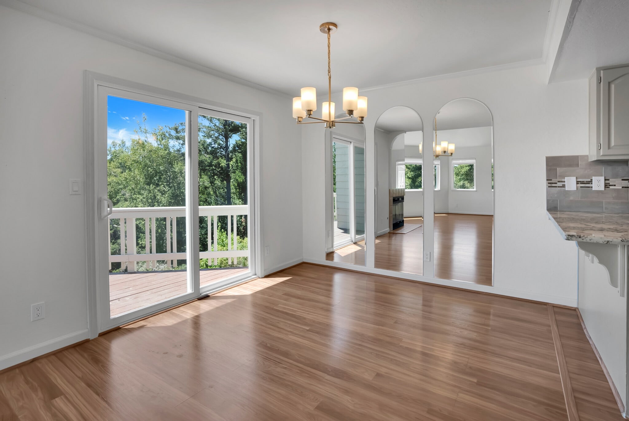 Building Photo - 813 Isbel Ct