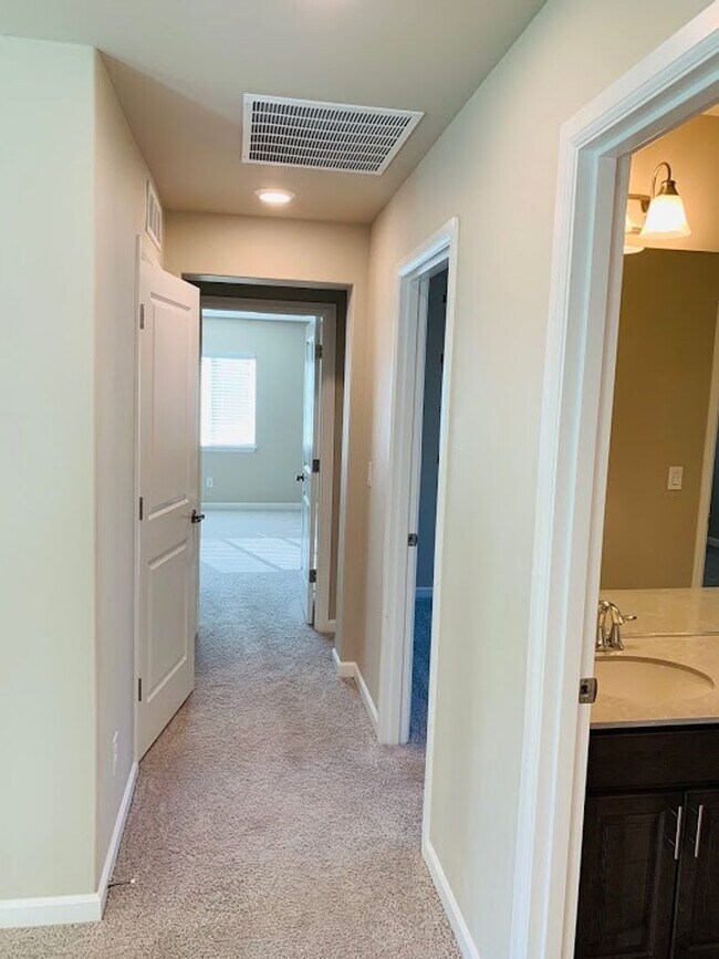 Building Photo - 5 bd 3.5 bath Bothell Single Family House ...