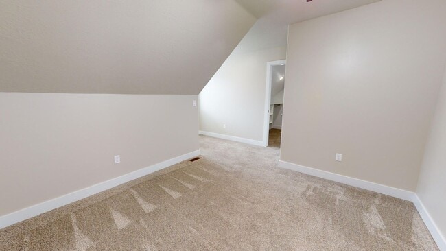 Building Photo - 1563 S Topaz Dr