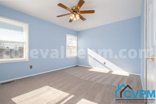 Building Photo - 7884 Huguenot Ct