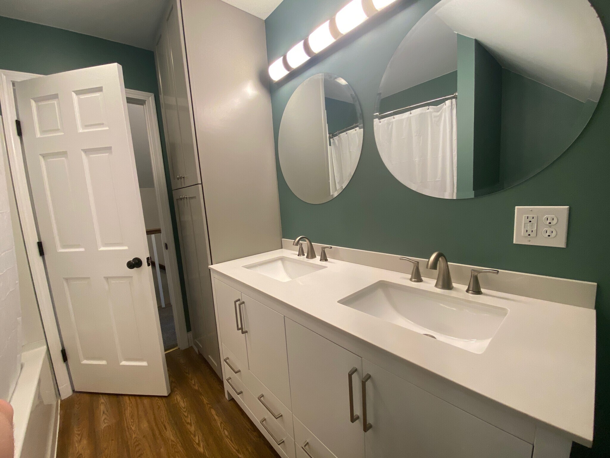 Building Photo - 437 Prospect Ave