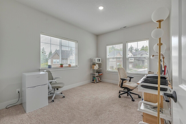 Building Photo - 15080 NW Legend Trail Pl