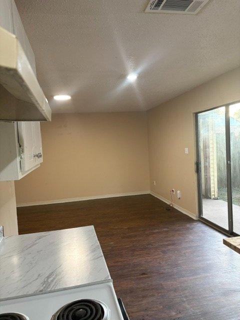 Building Photo - 1814 Meadowgreen Dr