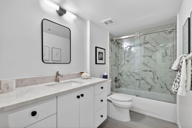 Building Photo - 12547 Imperial Isle Dr