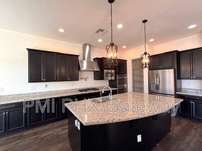 Building Photo - 2685 E Ebony Dr