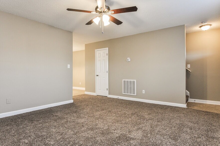 Building Photo - 101 Mayfair Ct