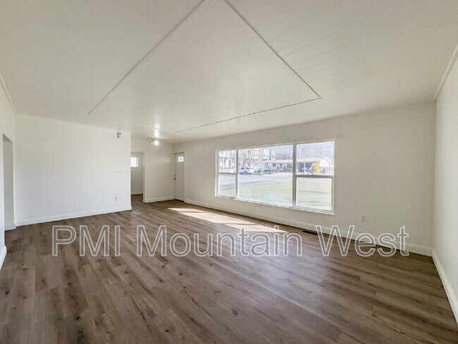 Building Photo - 450 W 200 N