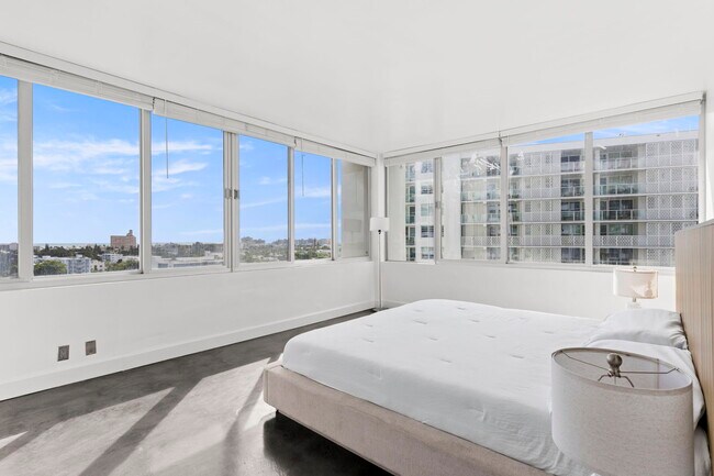 Building Photo - 1000 West Ave