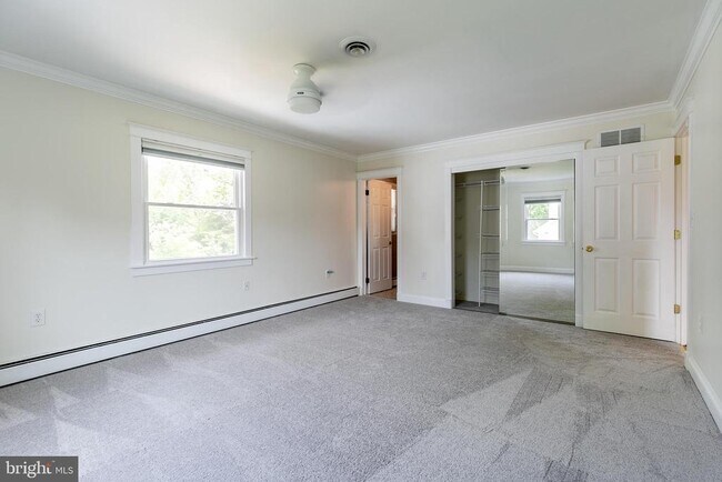 Building Photo - 742 Whitehall Beach Rd