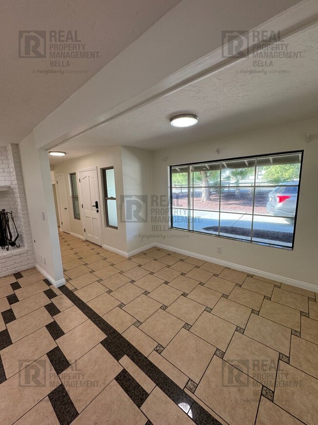 Building Photo - Spacious Single-Story 7-Bedroom Home with Open Layout & Abundant Natural Light