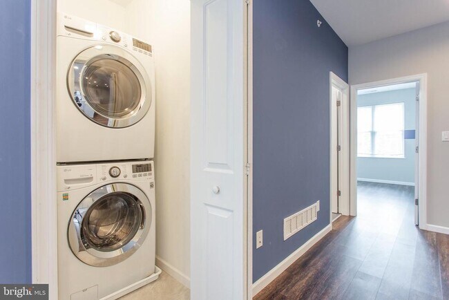 Building Photo - 1917 N 7th St