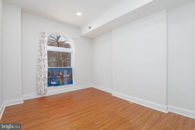 Building Photo - 508 N Linwood Ave