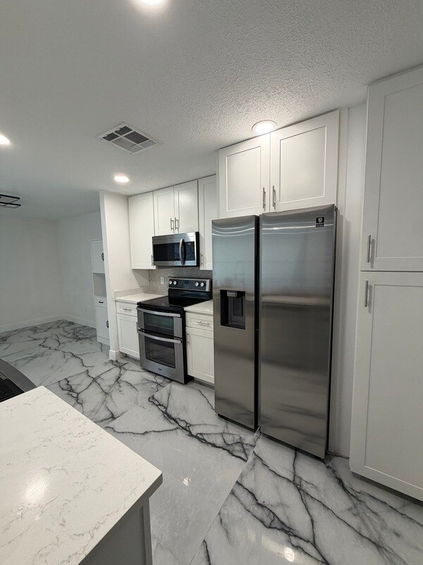 Building Photo - 8212 Citrus Chase Dr