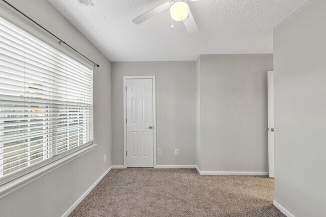 Building Photo - 408 Timberlake Trail