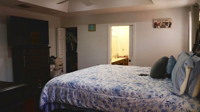 Building Photo - 3290 Turtle Cove