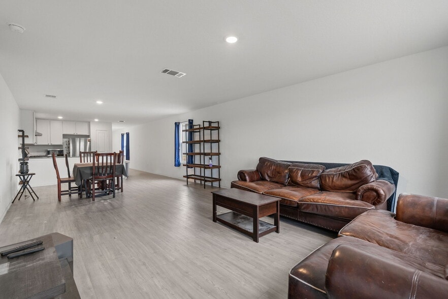 Building Photo - 7235 Eclipse Pl