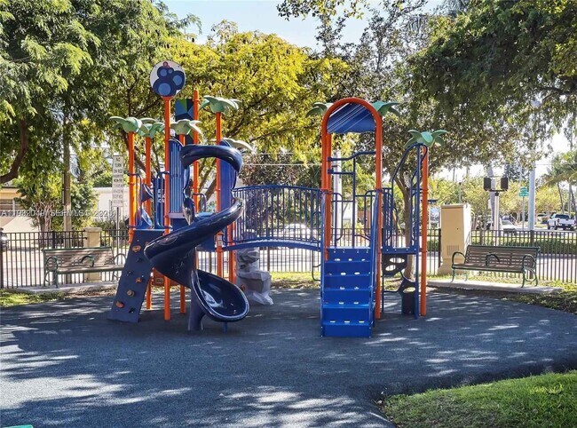 Building Photo - 7975 Crespi Blvd