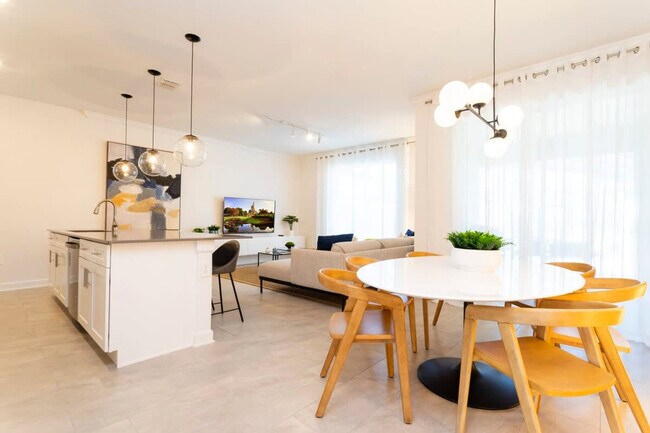 Building Photo - 4343 Scene Ln