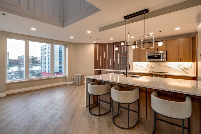 Building Photo - 600 Harbor Blvd