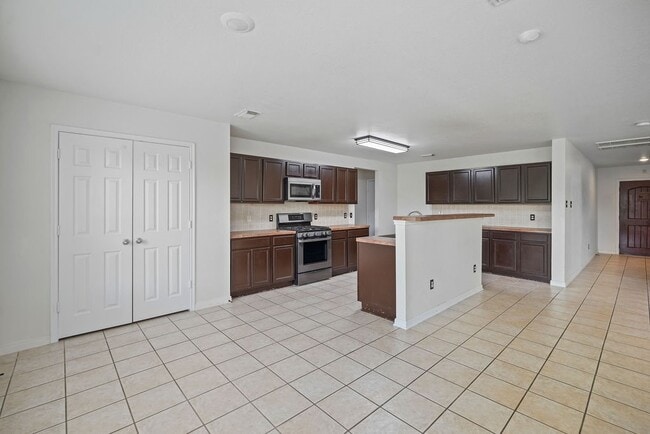 Building Photo - 1334 Flatrock Creek Dr