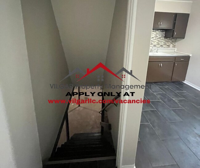 Building Photo - 2 Bedroom, 1 Bathroom Home in Gary, IN