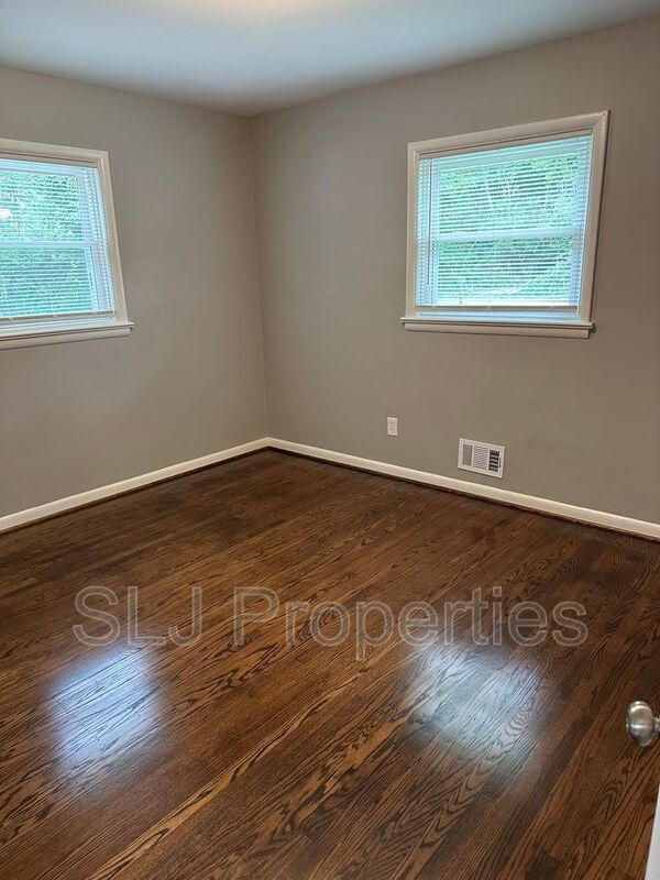 Building Photo - 1622 Greyling Dr