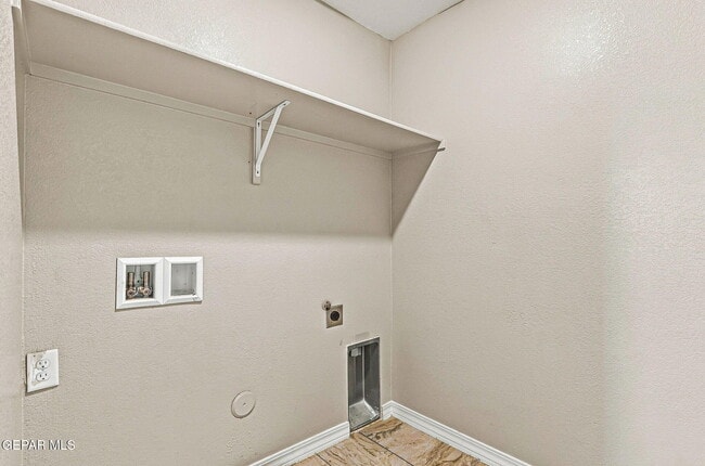 Building Photo - 6173 Hidden Psge Ave