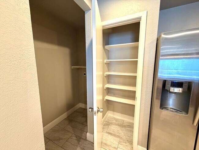 Building Photo - 3 bed 2 bath in Heritage Park
