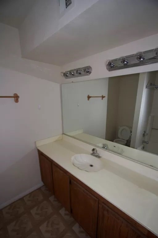 Building Photo - 3-Bedroom Tempe Condo with 2.5 bathrooms -...