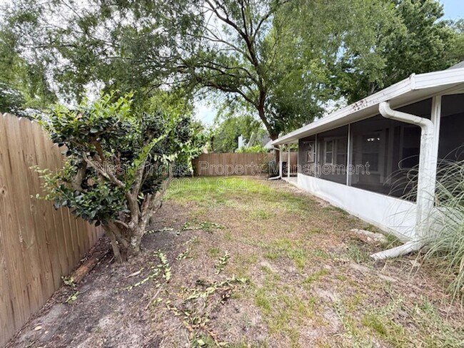 Building Photo - 816 Brookstone Ct