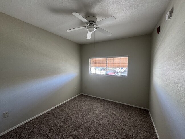 Building Photo - Southeast Phoenix Condo