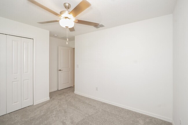 Building Photo - 4019 84th Ct E