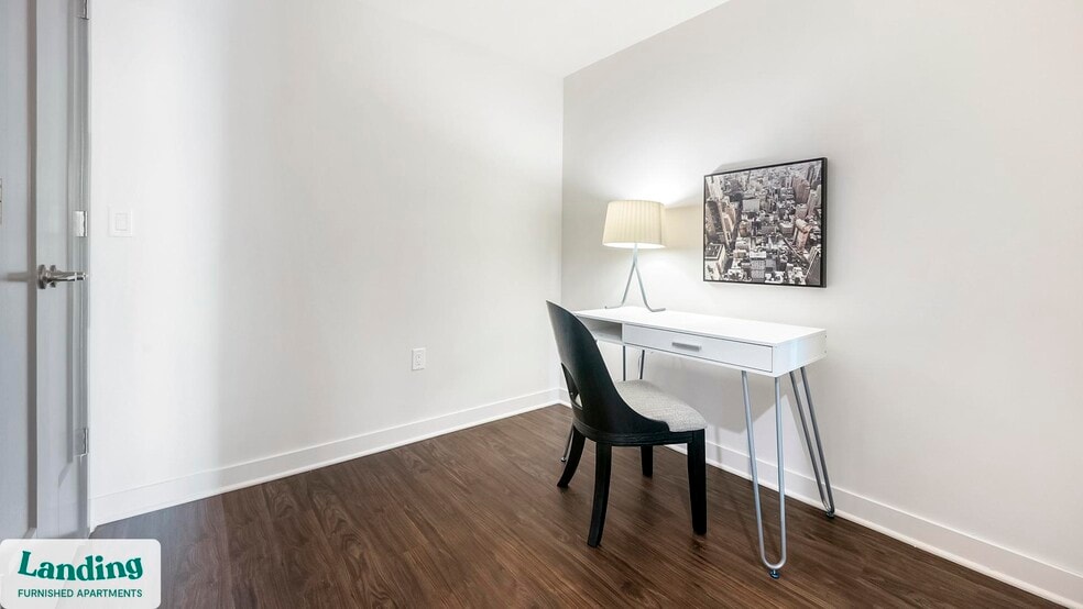 Building Photo - 350 Maple Dr SW