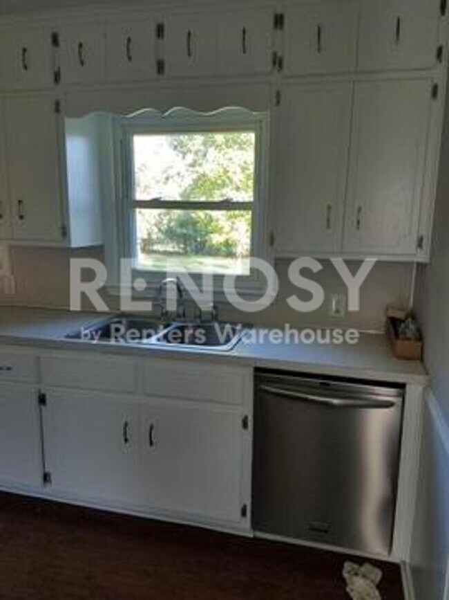 Building Photo - 161 90th Ln NE