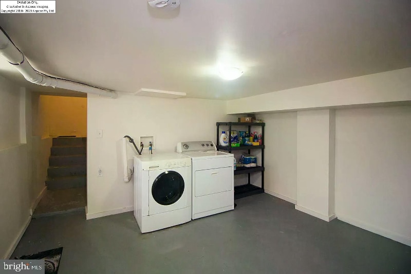 Building Photo - 1937 Gough St