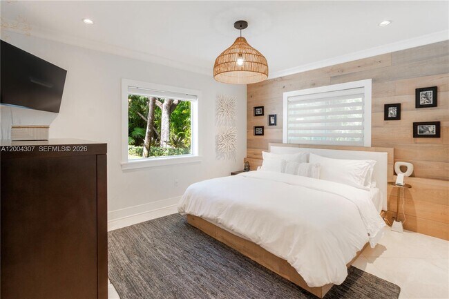 Building Photo - 1029 Mariposa Ave