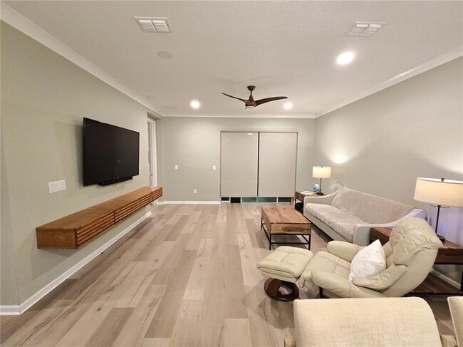 Building Photo - 10635 Planer Picket Dr