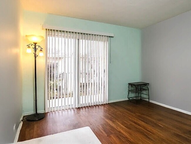 BR2 has balcony as well - 138 S Bryn Mawr St