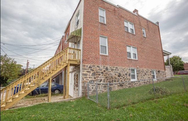 Building Photo - 4600 Bel Air Road