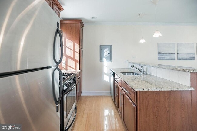 Building Photo - 1716 Pine St