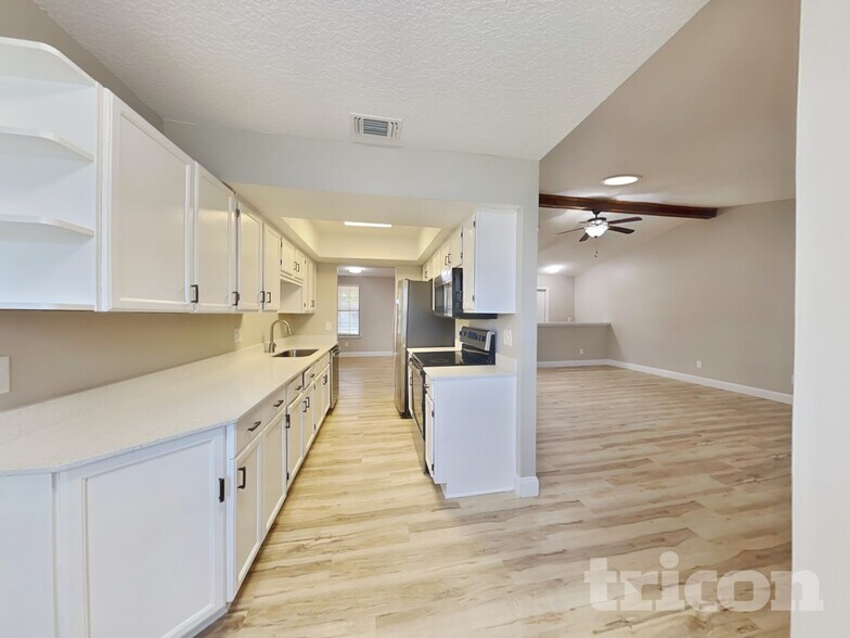 Building Photo - 3121 Southwell Ct