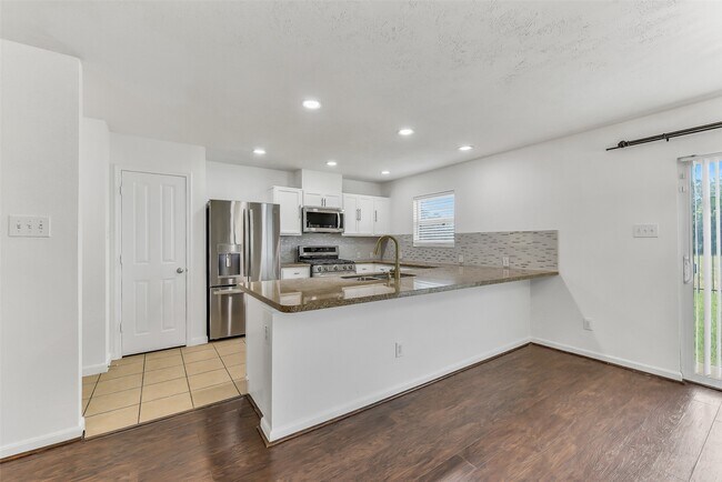 Building Photo - 15134 Trinity Meadow Dr