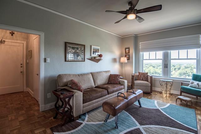 Building Photo - 2306 Park Pl Ave