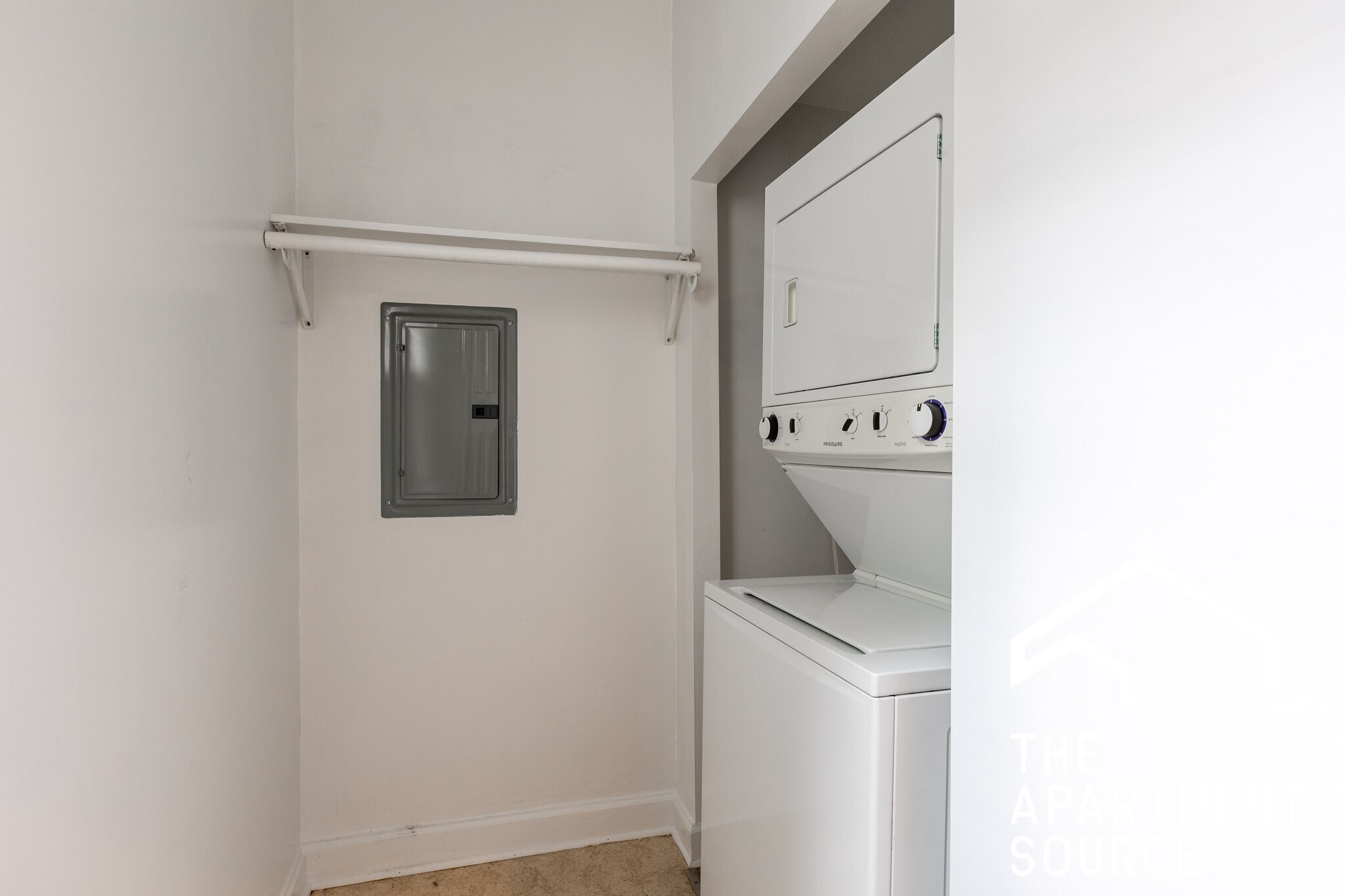 Building Photo - 4410 N Greenview Ave