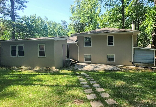 Building Photo - 1584 Greenwood Dr NW