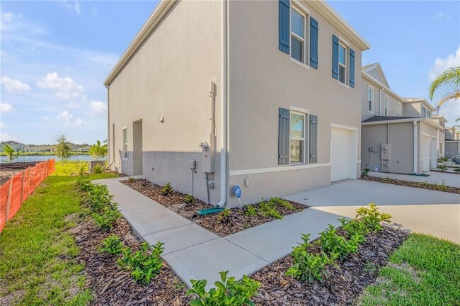 Building Photo - 2725 Silver Canoe Dr