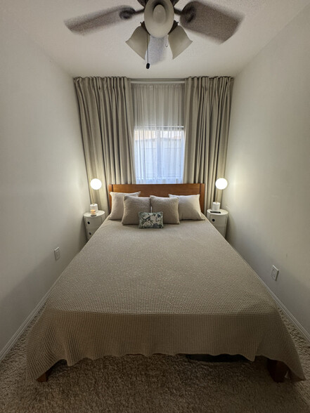 Building Photo - 4015 Crest Dr