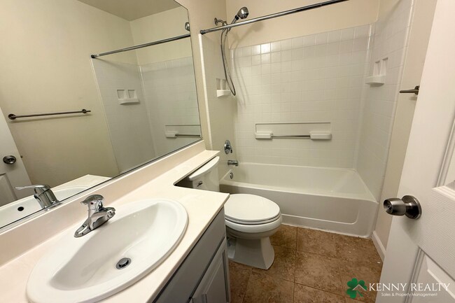 Building Photo - Townhome in the Peninsula's Most Walkable Neighborhood